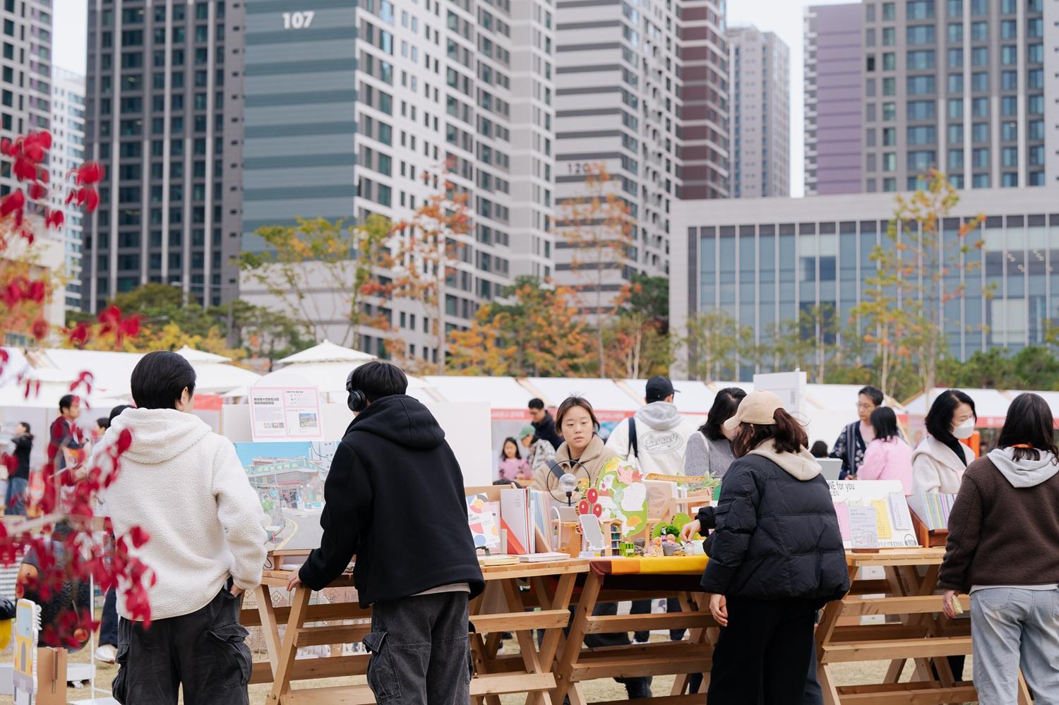 [사진모음집] 2025 강동북페스티벌 +강동구립도서관 +홍보 +8개관 이미지 8